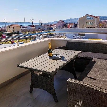 Axioma 4-star Luxury Villa, 2 Apartments, Sea View , Close To Beach, Sea View Terrace Apartment Kastela