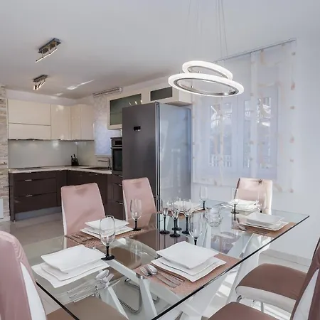 Axioma 4-star Luxury Villa, 2 Apartments, Sea View , Close To Beach, Sea View Terrace Kastela