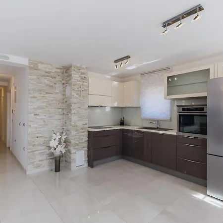 Axioma 4-star Luxury Villa, 2 Apartments, Sea View , Close To Beach, Sea View Terrace * Kastela