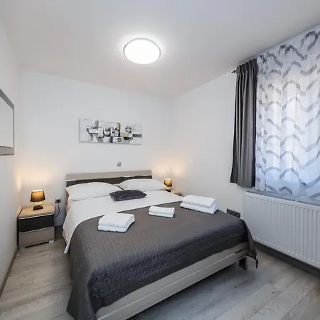 Axioma 4-star Luxury Villa, 2 Apartments, Sea View , Close To Beach, Sea View Terrace Kastela