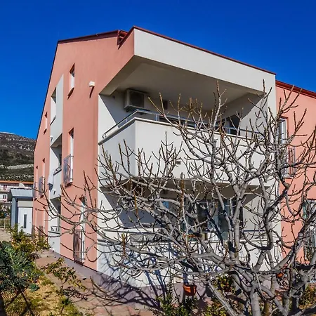 Axioma 4-star Luxury Villa, 2 Apartments, Sea View , Close To Beach, Sea View Terrace Apartment Kastela