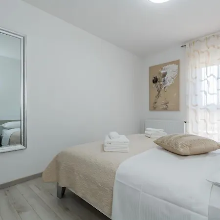 Axioma 4-star Luxury Villa, 2 Apartments, Sea View , Close To Beach, Sea View Terrace Kastela