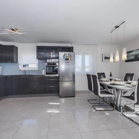 Apartment Axioma 4-star Luxury Villa, 2 Apartments, Sea View , Close To Beach, Sea View Terrace