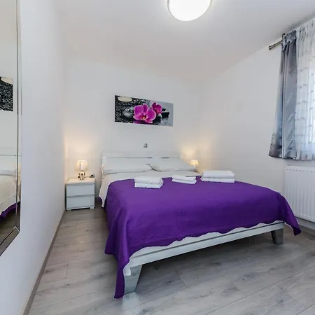 Axioma 4-star Luxury Villa, 2 Apartments, Sea View , Close To Beach, Sea View Terrace Apartment Kastela