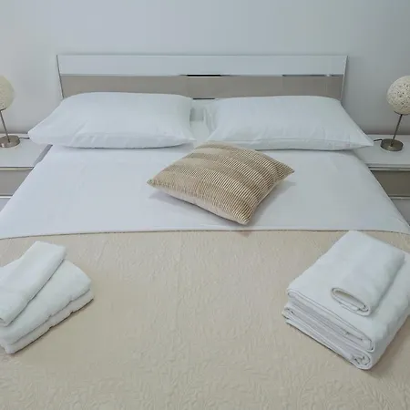 Axioma 4-star Luxury Villa, 2 Apartments, Sea View , Close To Beach, Sea View Terrace Apartment Kastela