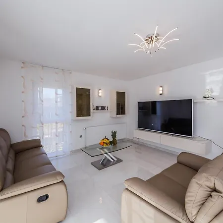 Axioma 4-star Luxury Villa, 2 Apartments, Sea View , Close To Beach, Sea View Terrace Apartment