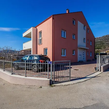 Axioma 4-star Luxury Villa, 2 Apartments, Sea View , Close To Beach, Sea View Terrace * Kastela