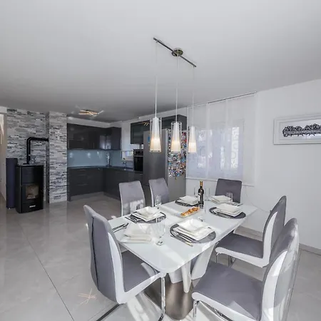 Apartment Axioma 4-star Luxury Villa, 2 Apartments, Sea View , Close To Beach, Sea View Terrace *