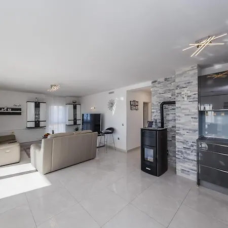 Axioma 4-star Luxury Villa, 2 Apartments, Sea View , Close To Beach, Sea View Terrace Appartement *