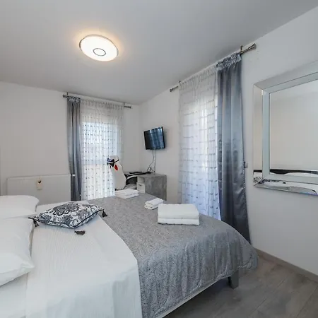 Axioma 4-star Luxury Villa, 2 Apartments, Sea View , Close To Beach, Sea View Terrace Appartement