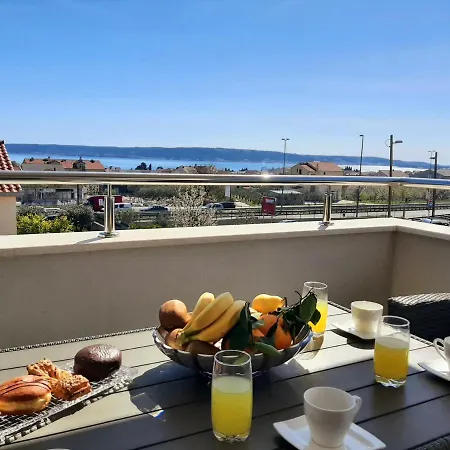 Axioma 4-star Luxury Villa, 2 Apartments, Sea View , Close To Beach, Sea View Terrace Apartment Kastela