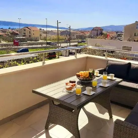 Axioma 4-star Luxury Villa, 2 Apartments, Sea View , Close To Beach, Sea View Terrace Kastela