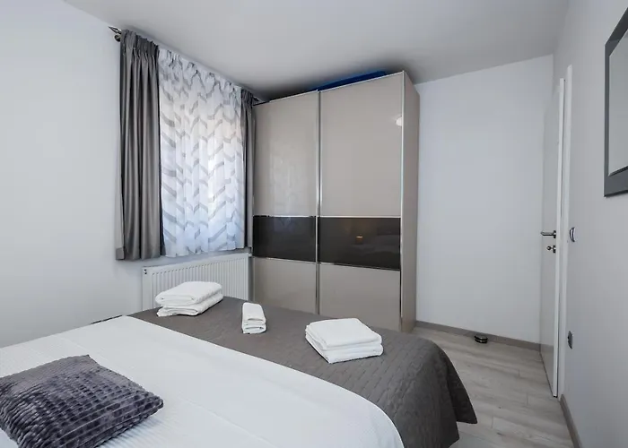 Axioma 4-star Luxury Villa, 2 Apartments, Sea View , Close To Beach, Sea View Terrace Kaštela