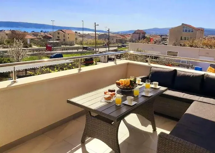 Axioma 4-star Luxury Villa, 2 Apartments, Sea View , Close To Beach, Sea View Terrace Kaštela